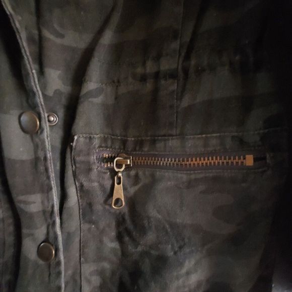 Zenana Outfitters  Jacket  Camouflage  Women's Size M,Pockers, Hoodie,17 Inch Of - Picture 7 of 16